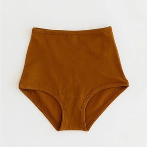 ARQ High-rise undies • Toffee • Medium